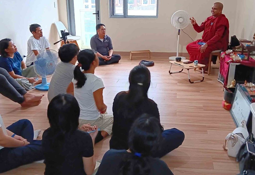 Bakit tayo kumikilala bilang "Theravada" sa halip na "Buddhist" 